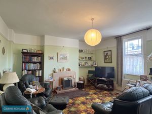 Sitting room- click for photo gallery